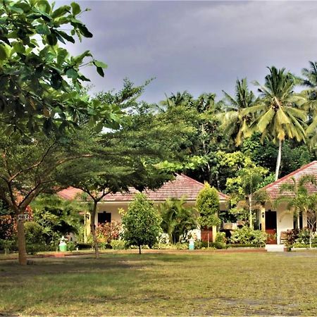D'Batur Hotel Senggigi Exterior photo
