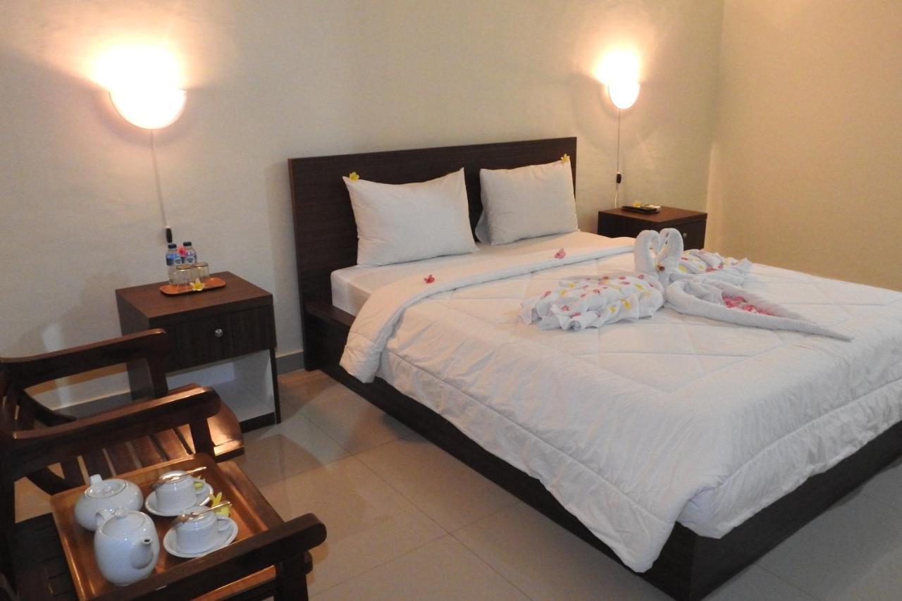 D'Batur Hotel Senggigi Exterior photo