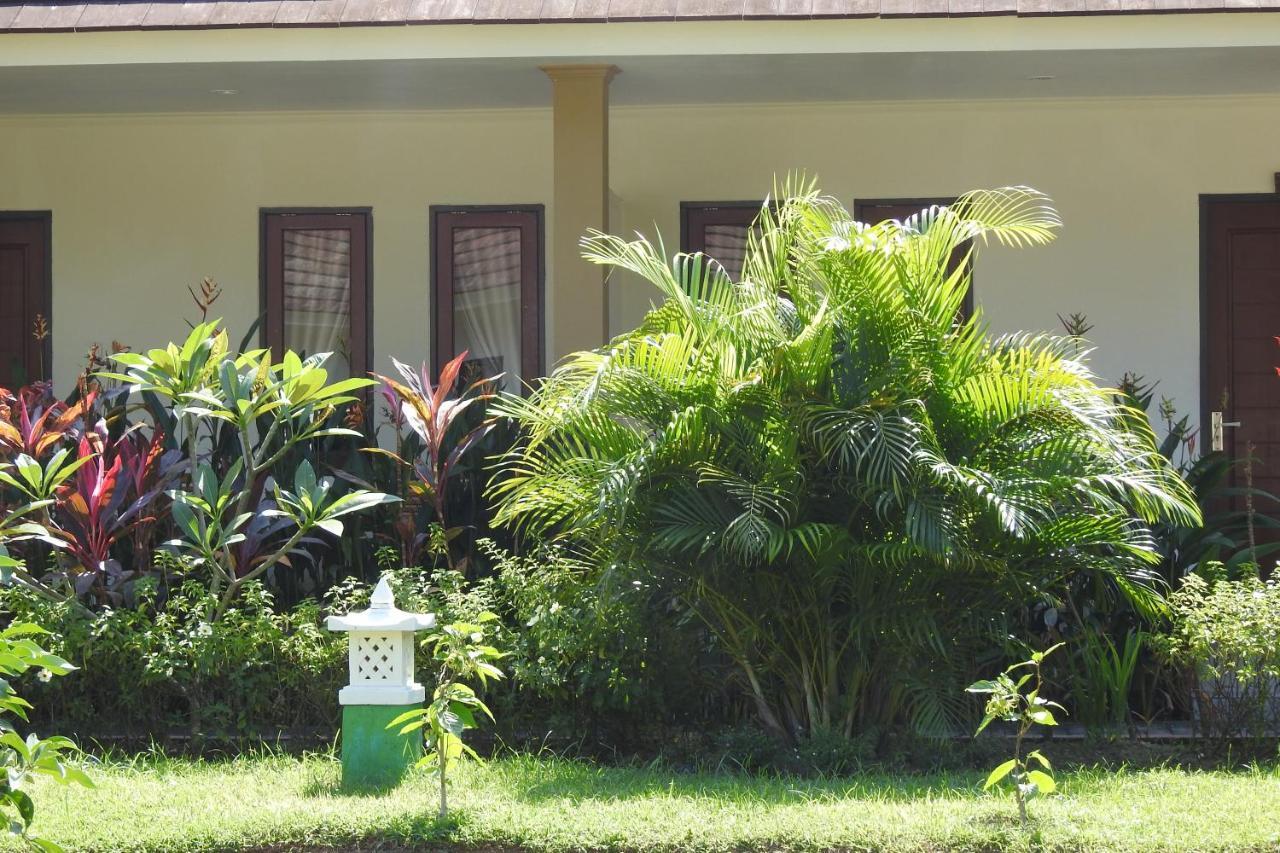 D'Batur Hotel Senggigi Exterior photo