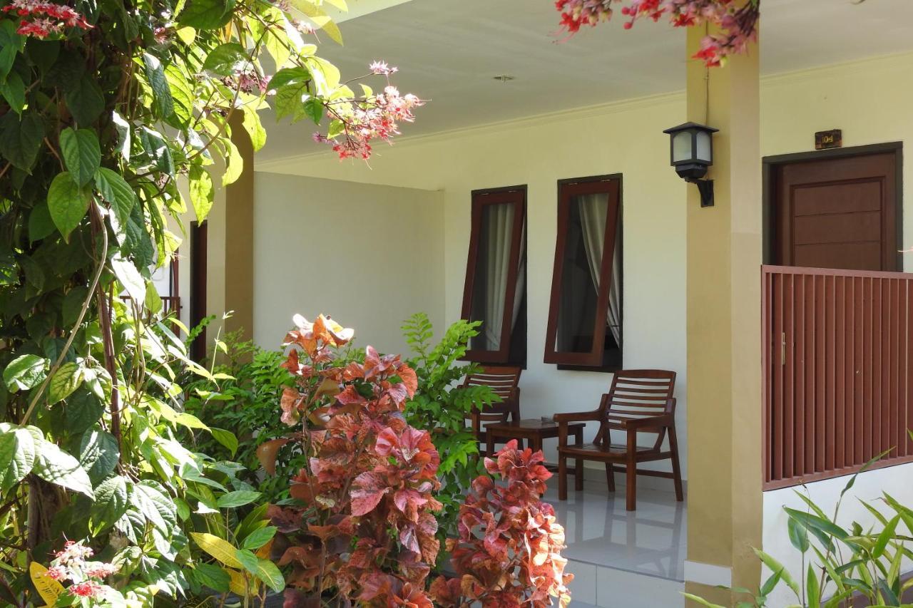 D'Batur Hotel Senggigi Exterior photo