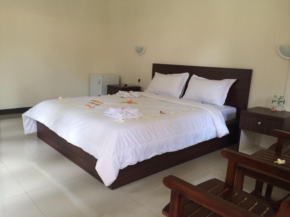 D'Batur Hotel Senggigi Exterior photo