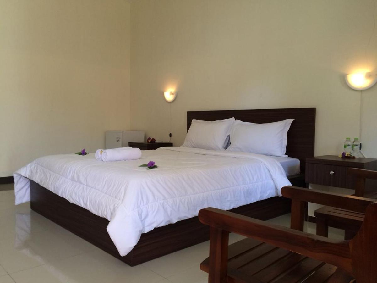 D'Batur Hotel Senggigi Exterior photo