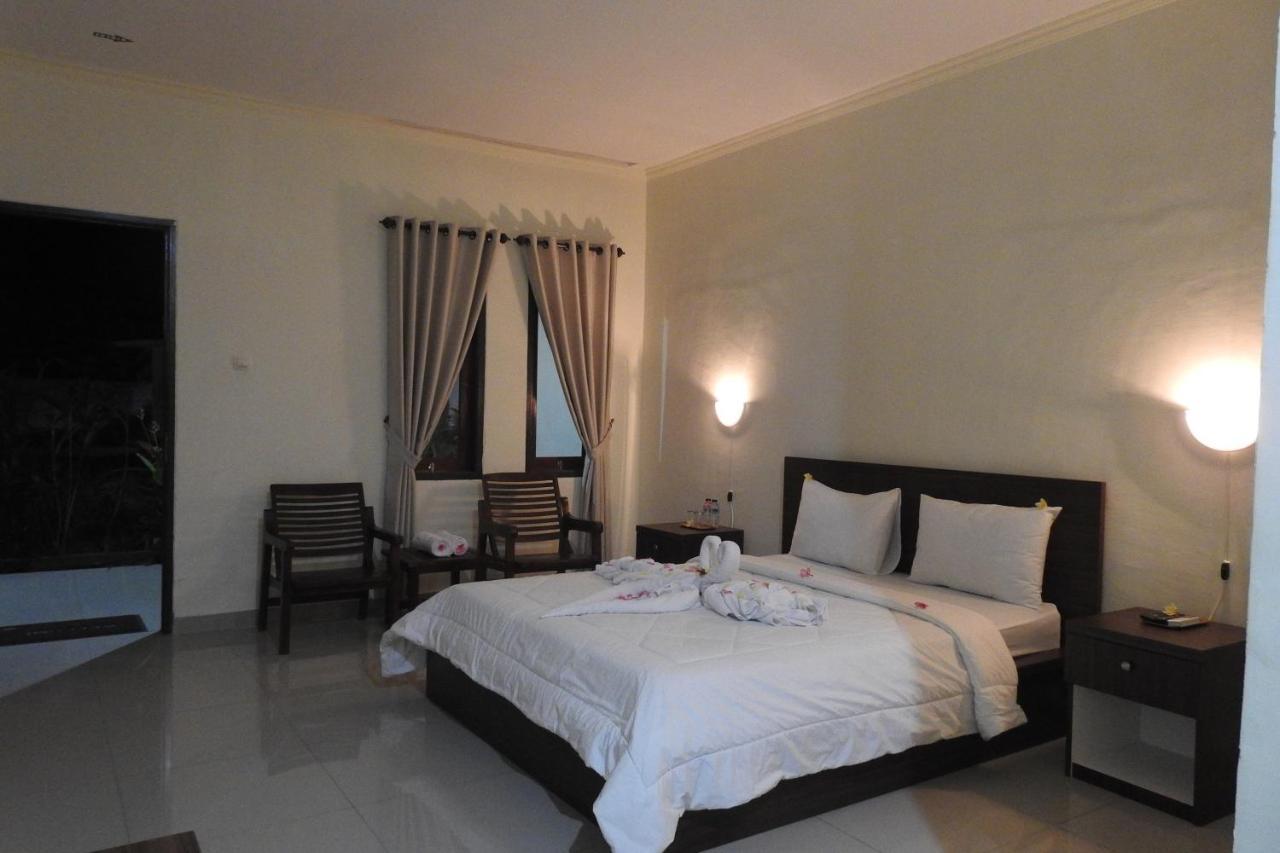D'Batur Hotel Senggigi Exterior photo