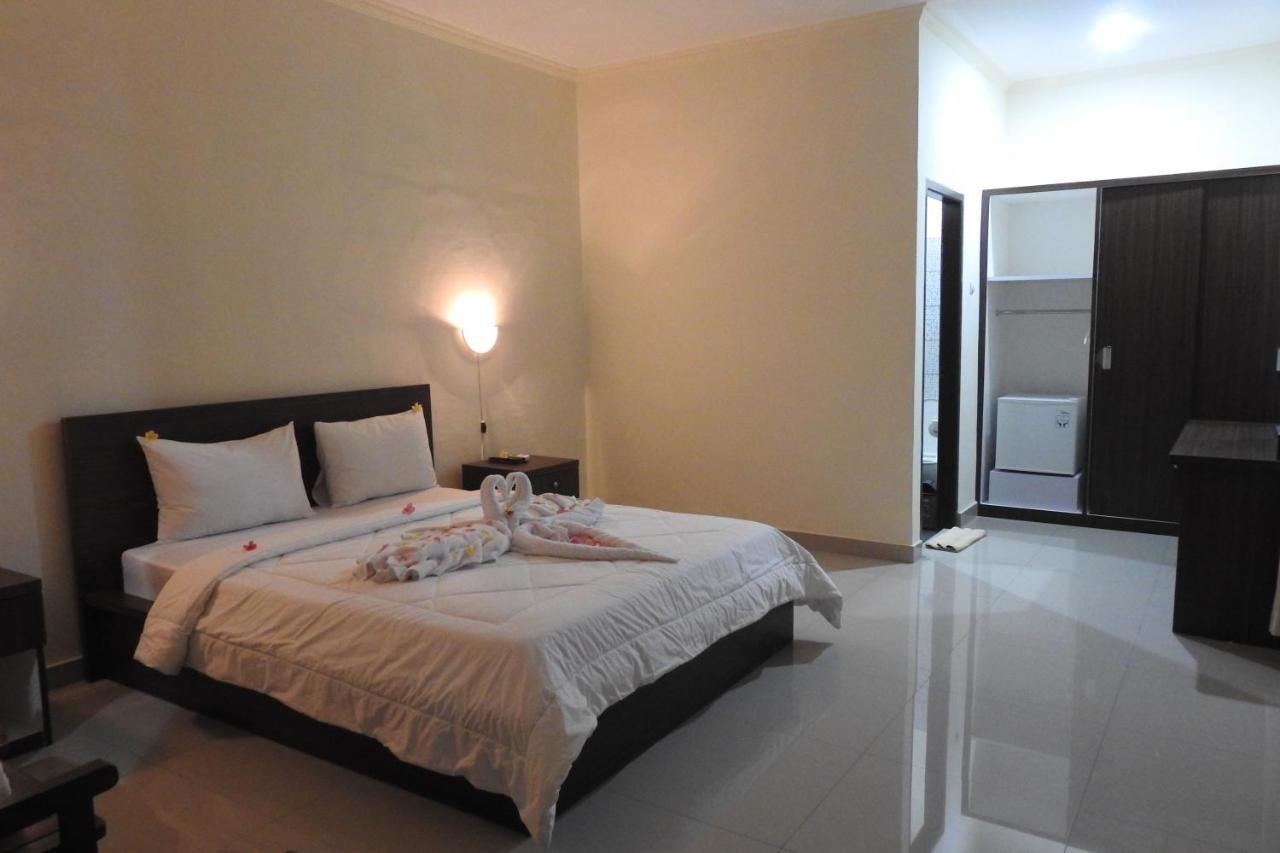 D'Batur Hotel Senggigi Exterior photo