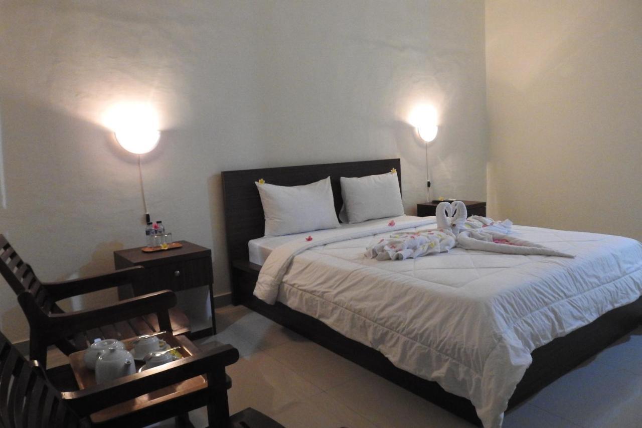 D'Batur Hotel Senggigi Exterior photo