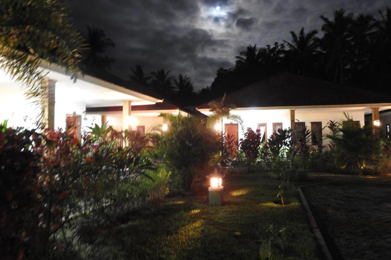 D'Batur Hotel Senggigi Exterior photo