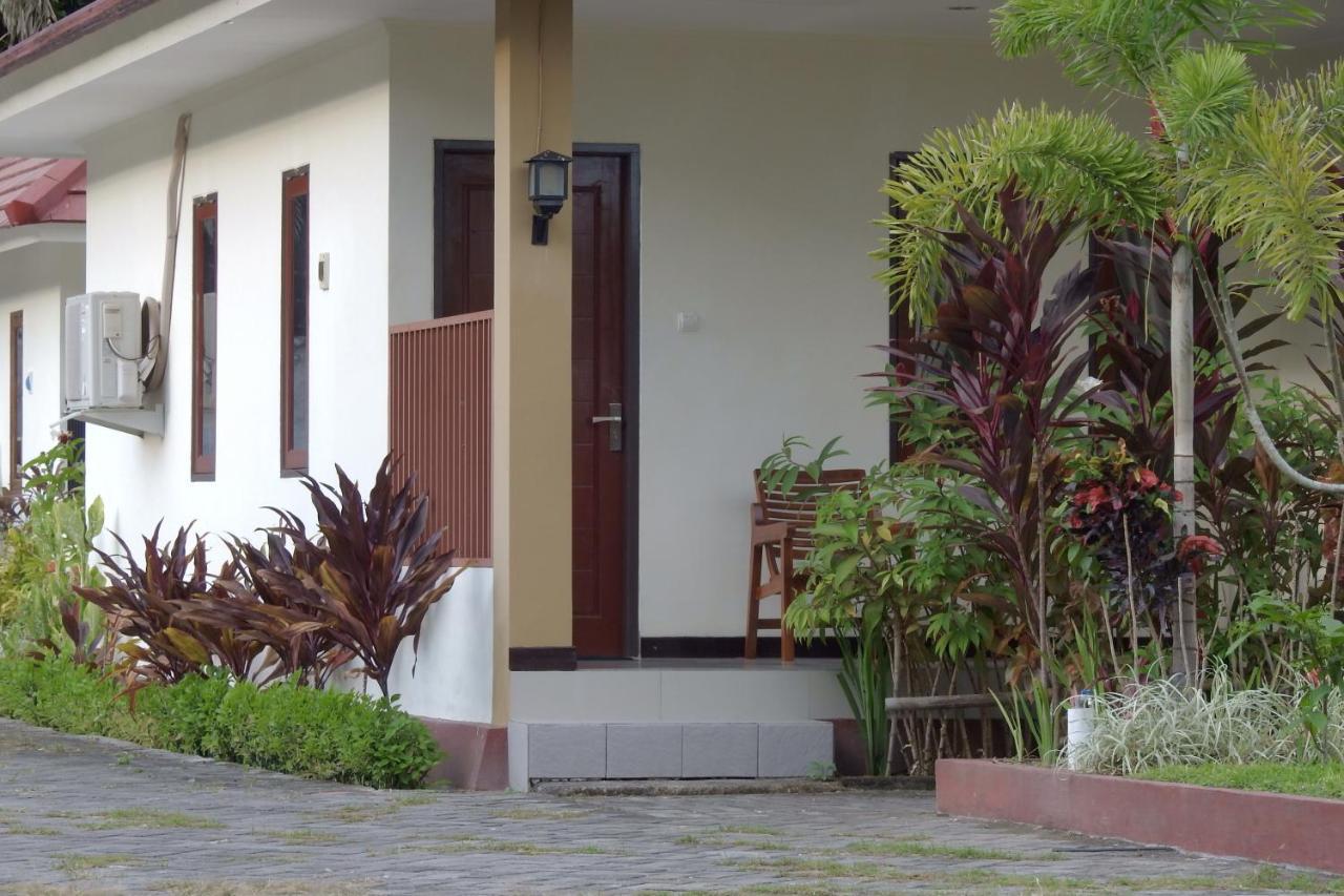 D'Batur Hotel Senggigi Exterior photo