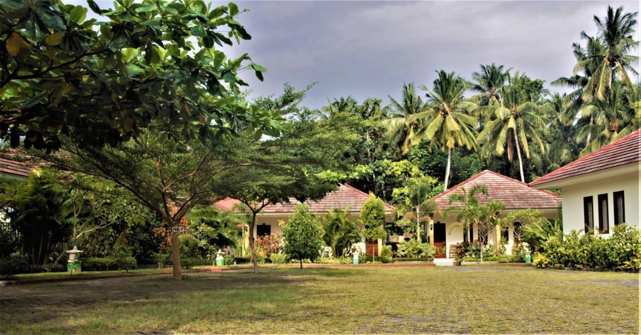 D'Batur Hotel Senggigi Exterior photo
